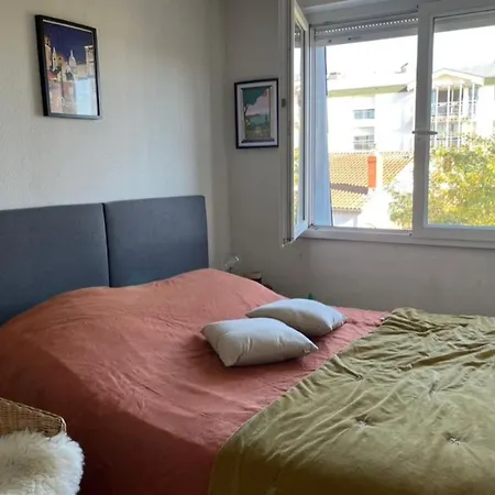 Charming 60m With Balcony In * Bordeaux